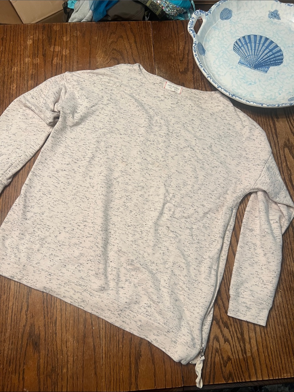 Max Studio Weekend  Light Heather Cream Speckled with gray Crewneck Sweatshirt